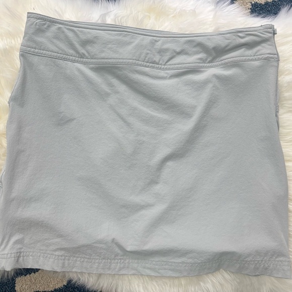 Athleta Pants - Athleta Jenner Skort Size 6